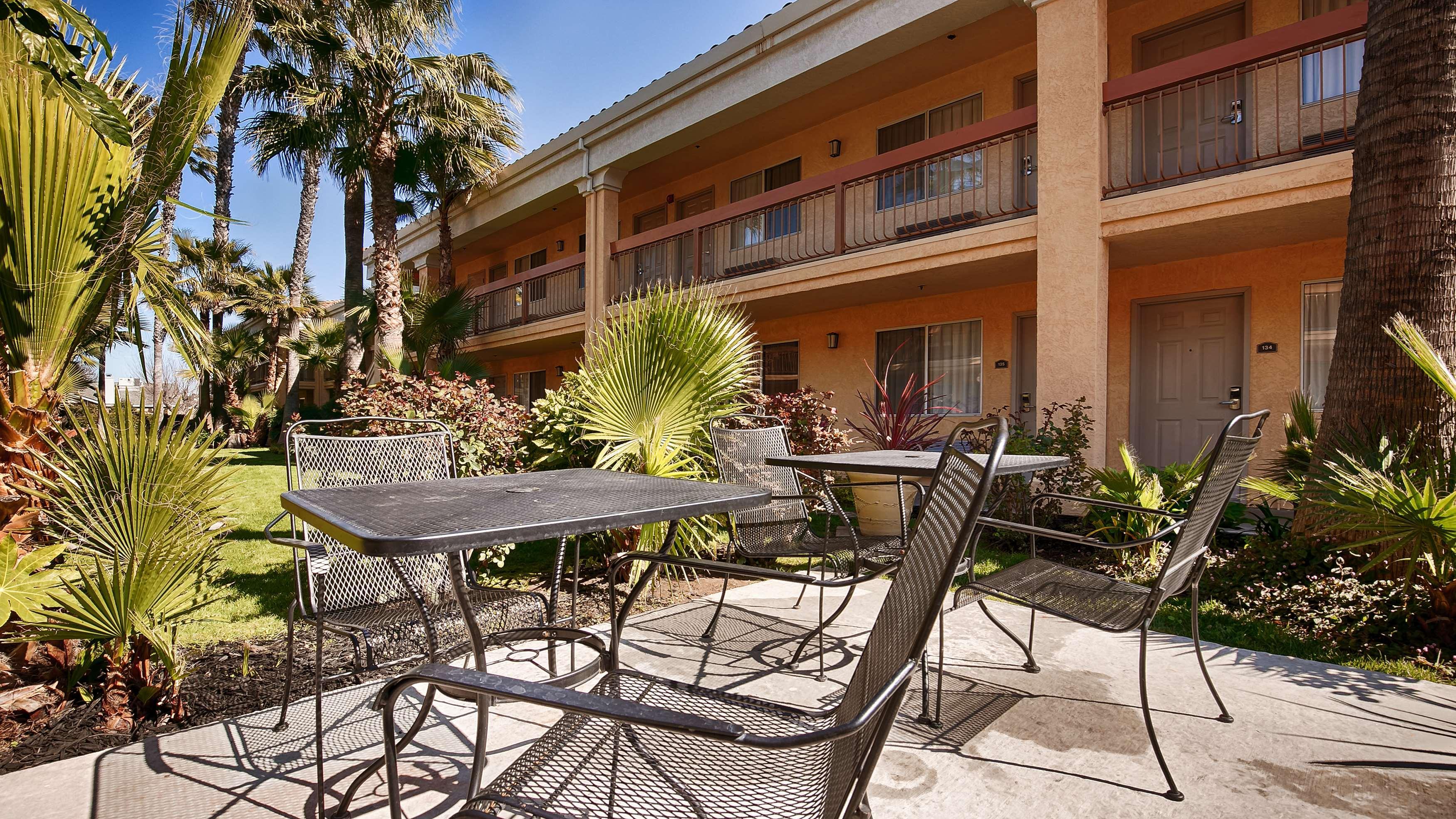 Best Western Palm Court Inn Modesto Esterno foto